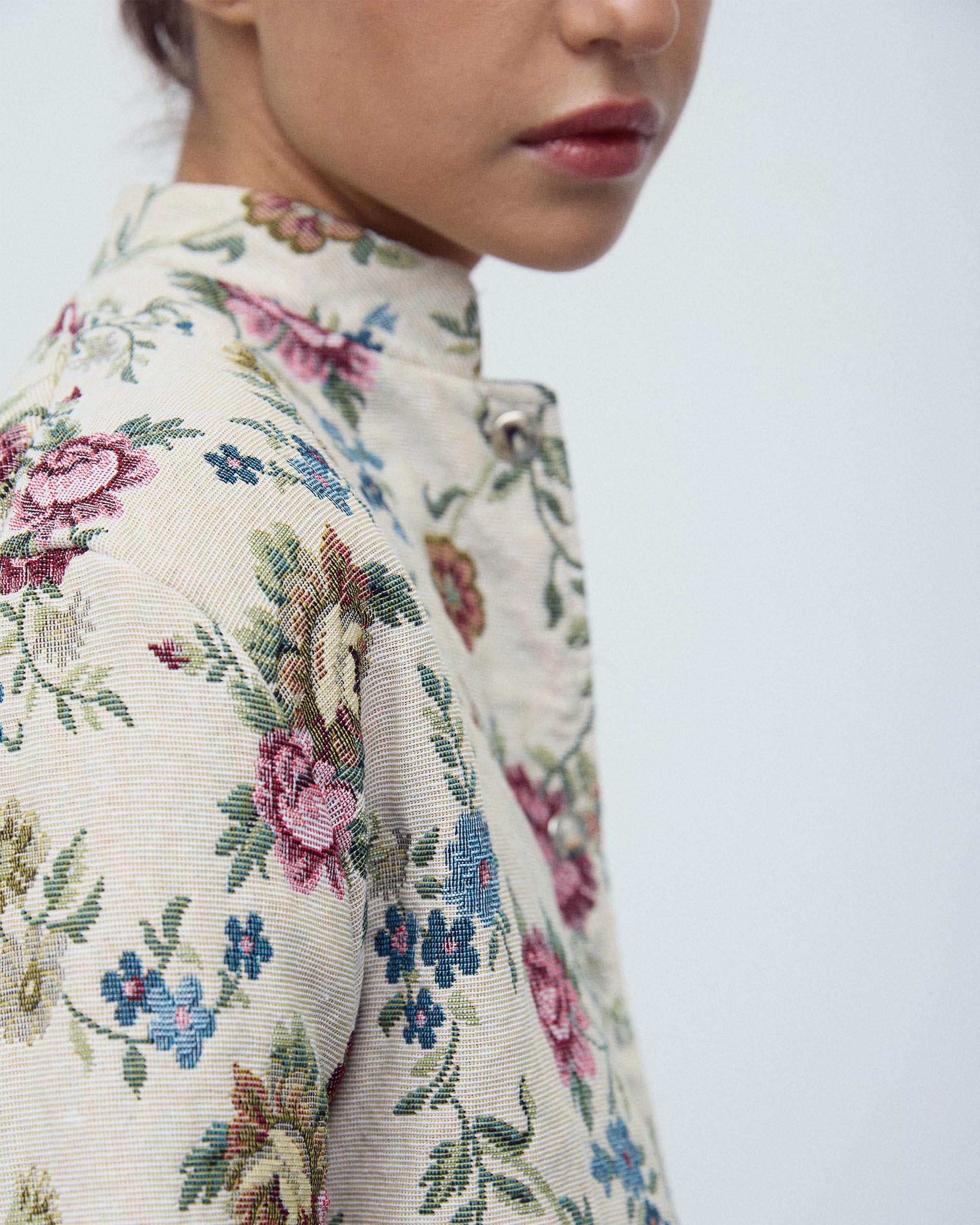 BOMBER ESTAMPADO FLORAL