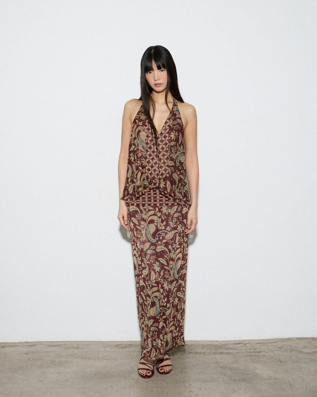 TOP EN V ESTAMPADO FLORAL Y GEOMETRICO