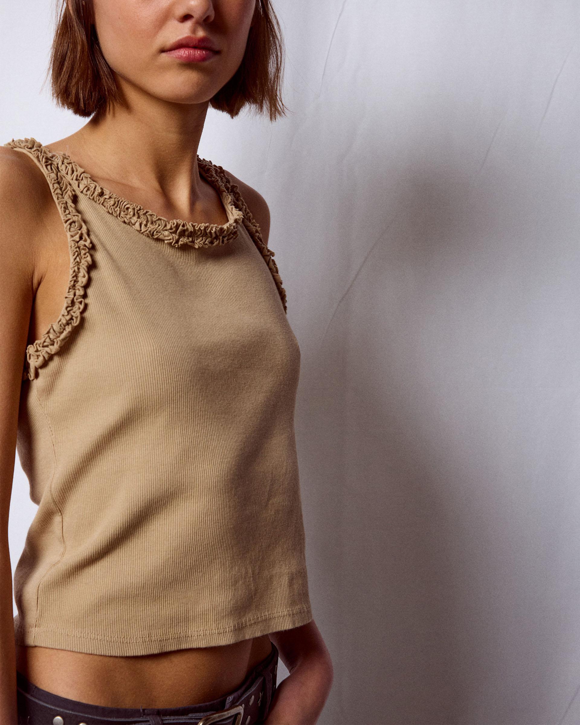 CAMISETA TANK VOLANTE