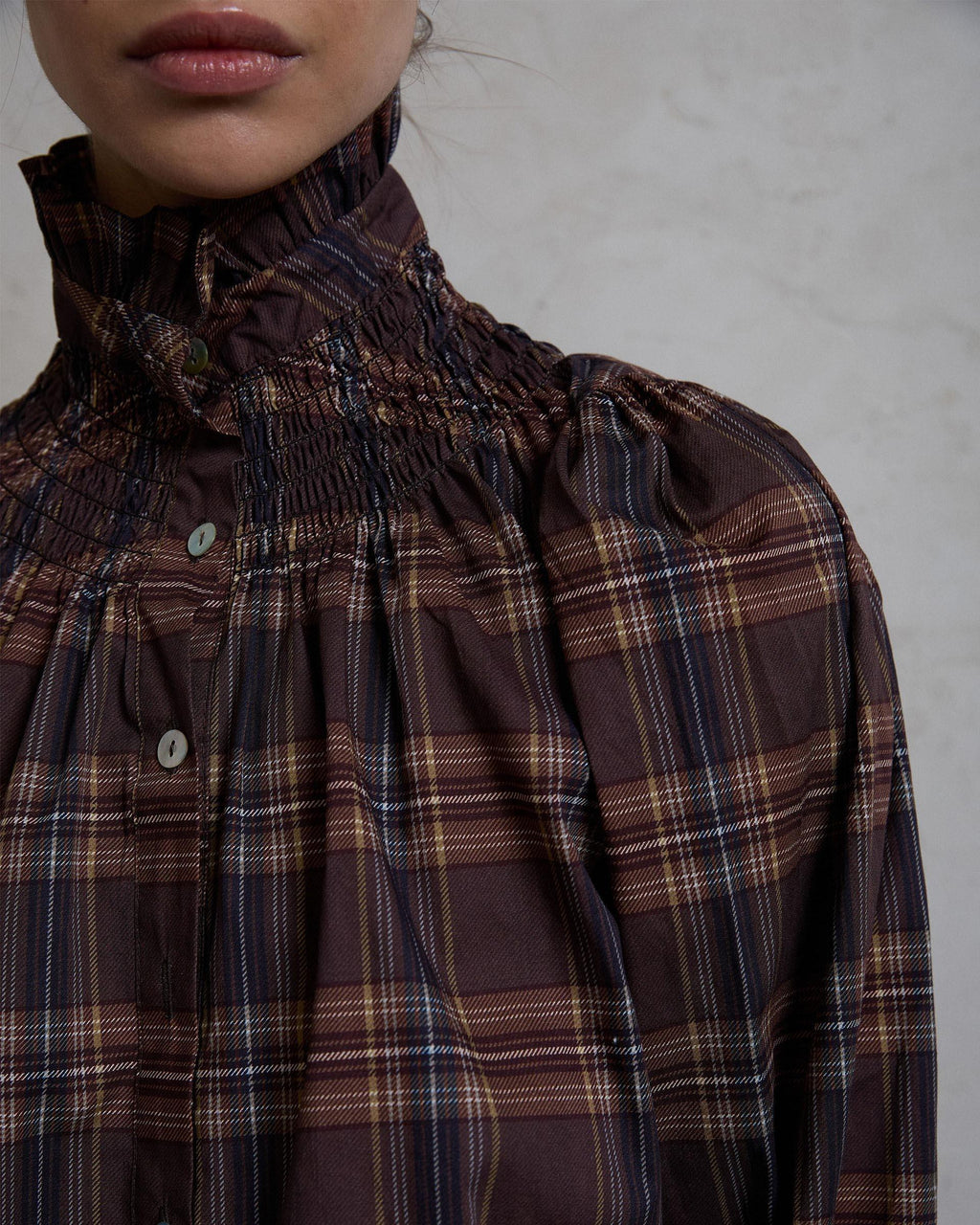 BLUSA NIDO DE ABEJA CUELLO CUADROS