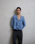 BLUSA CUELLO VOLANTE EN V