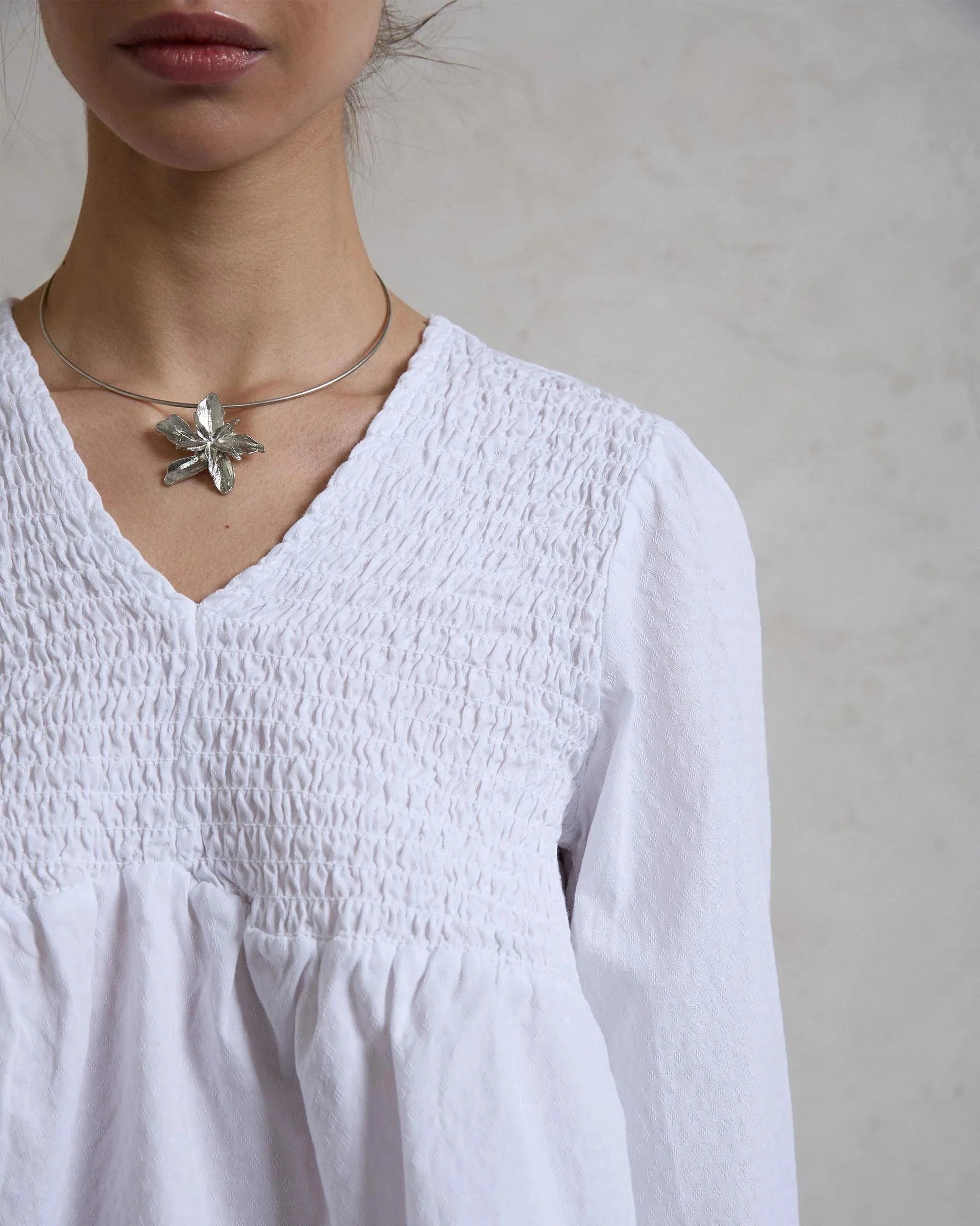 BLUSA ESCOTE NIDO DE ABEJA