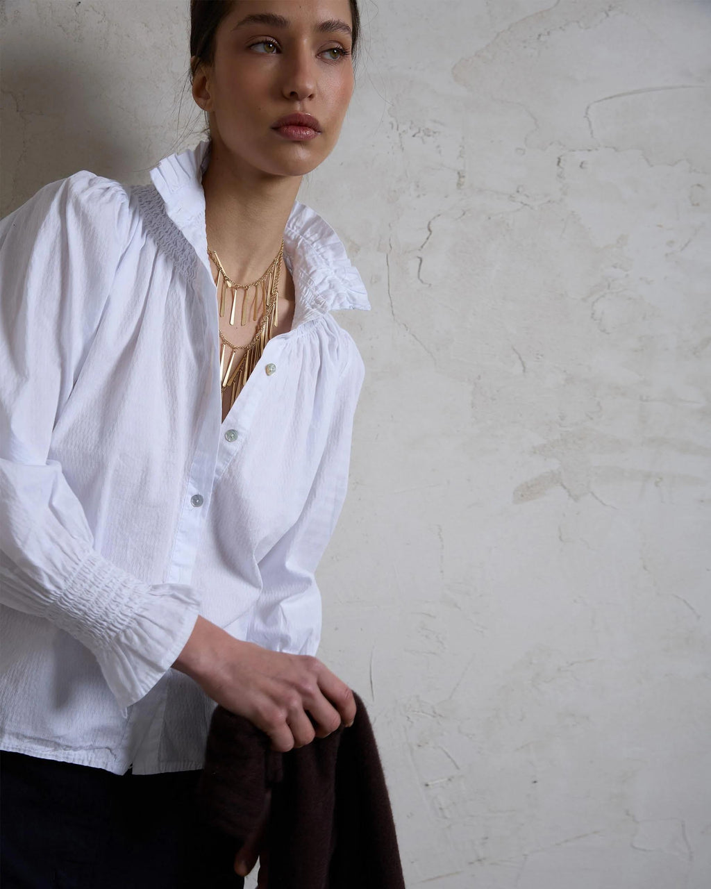 BLUSA NIDO DE ABEJA CUELLO