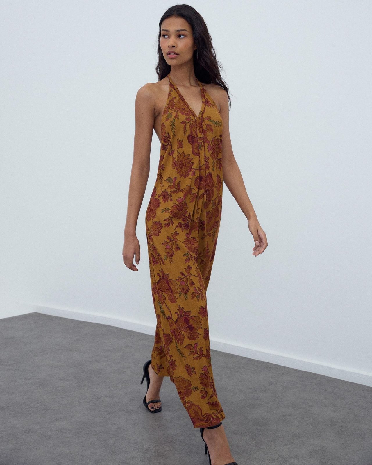Vestido Halter Estampado Floral Multicolor