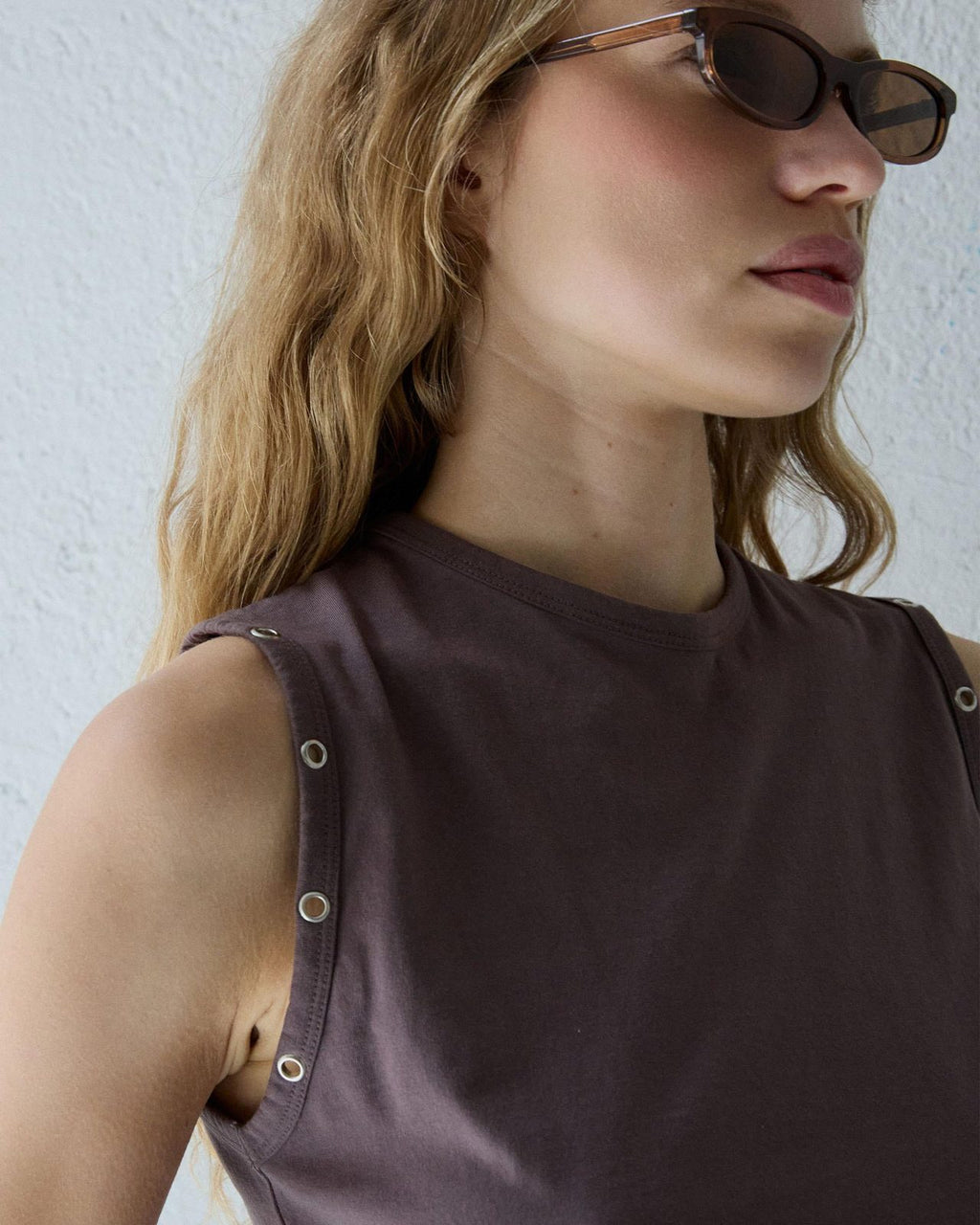 Camiseta Sin Mangas Eyelets Marrón