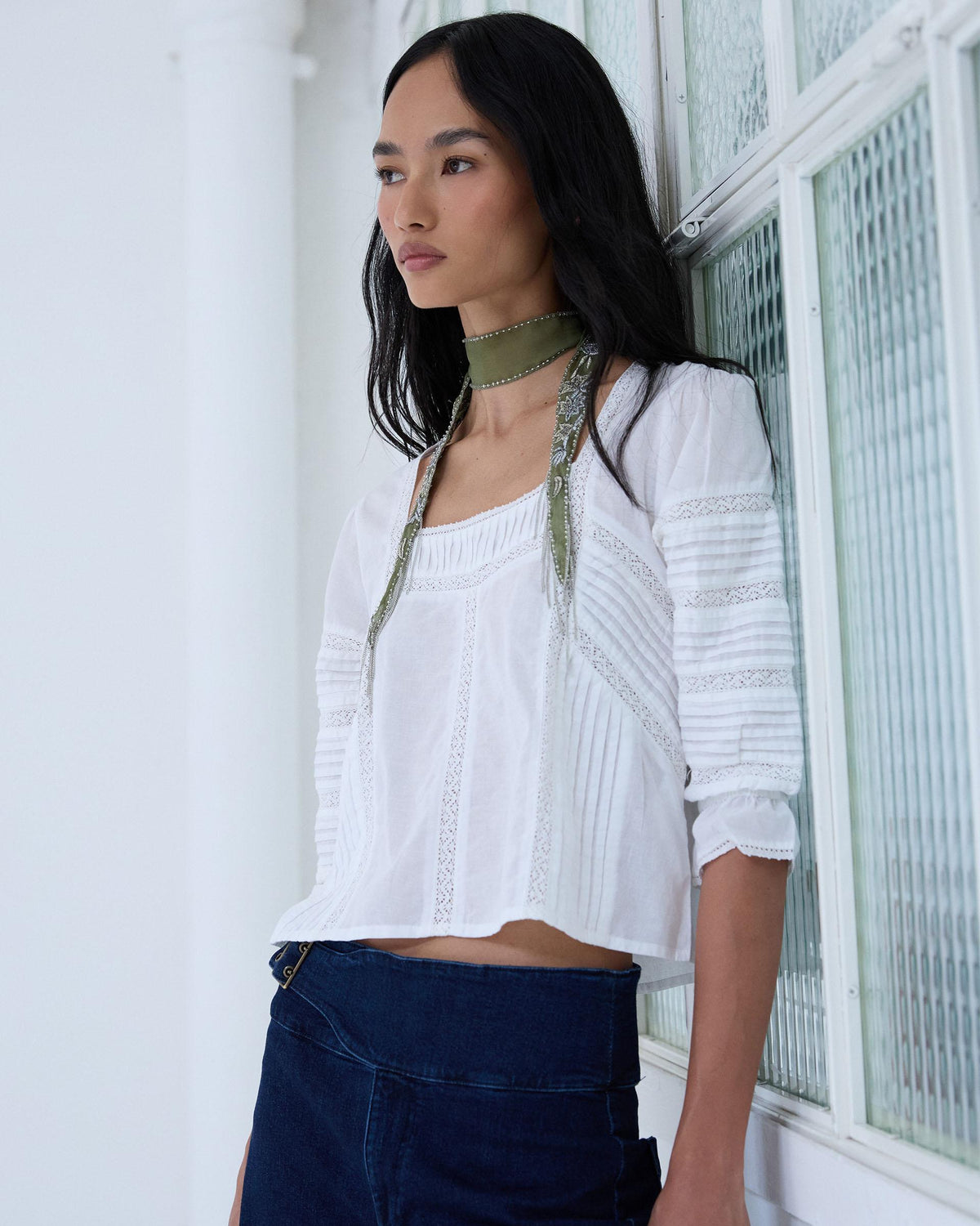 BLUSA ESCOTE CUADRADO PUNTILLAS