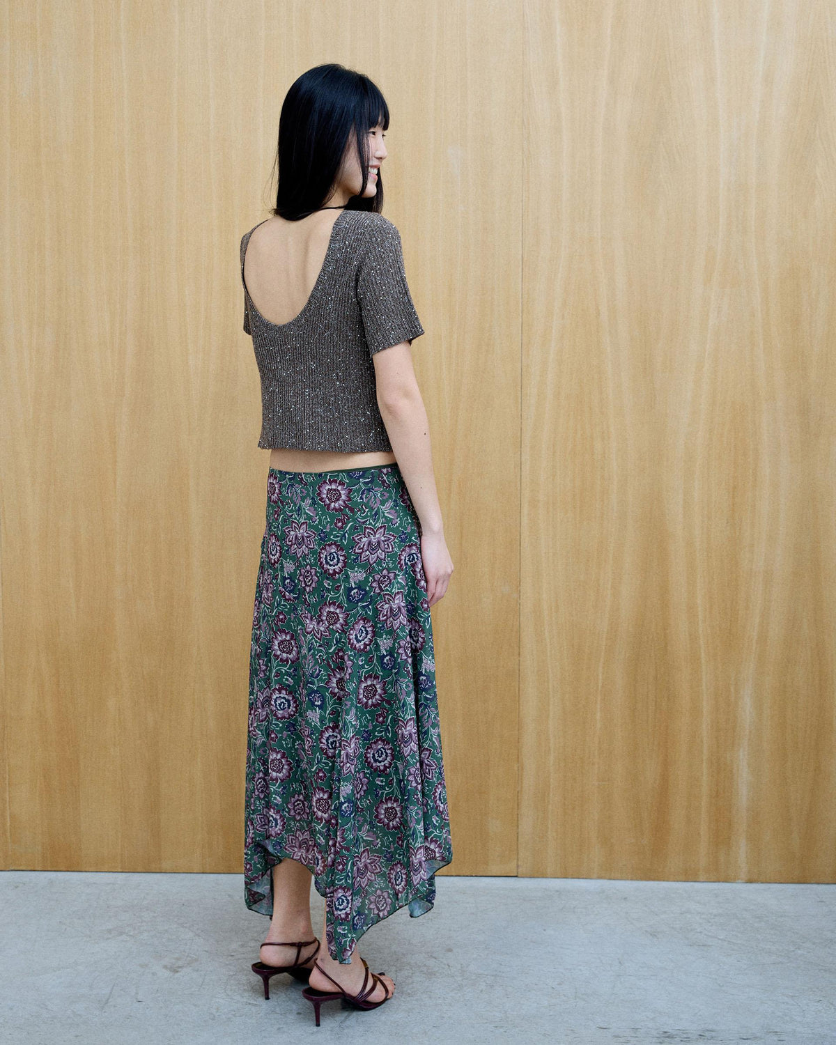 FALDA ESTAMPADA PICOS BAJO