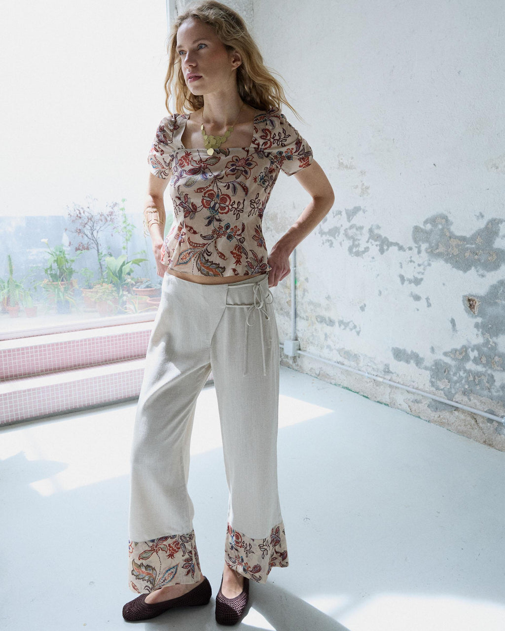 PANTALÓN LAZADAS BAJO ESTAMPADO