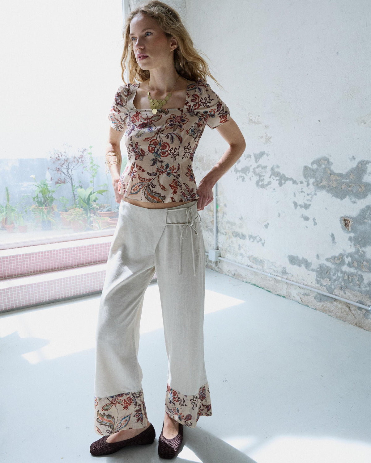 PANTALÓN LAZADAS BAJO ESTAMPADO
