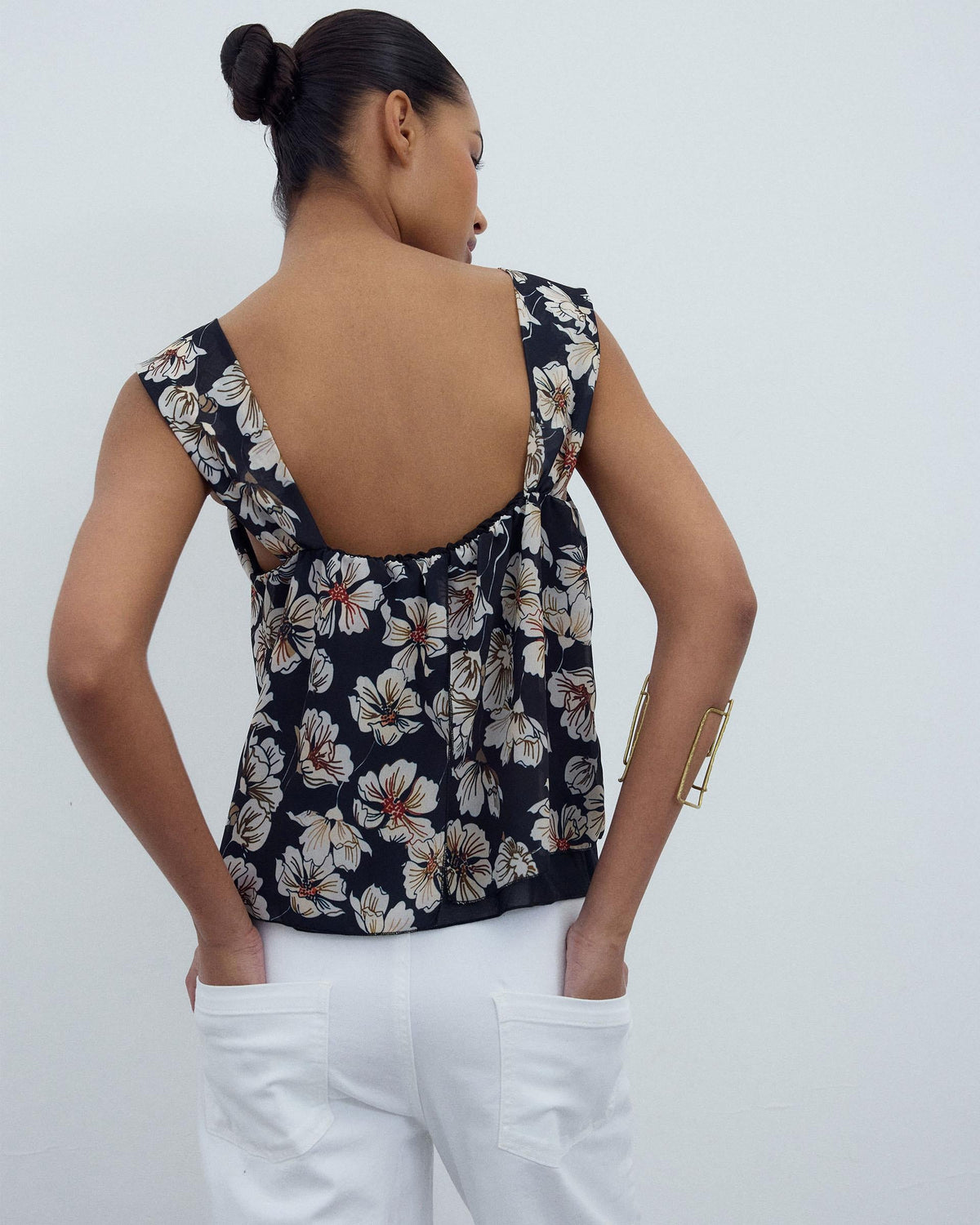 TOP TIRANTES BAJO GASA ESTAMPADO