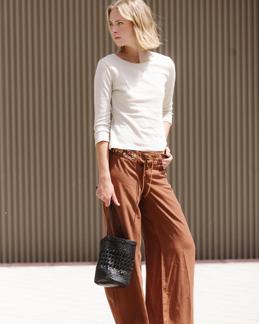 PANTALÓNES TENCEL BORDADOS