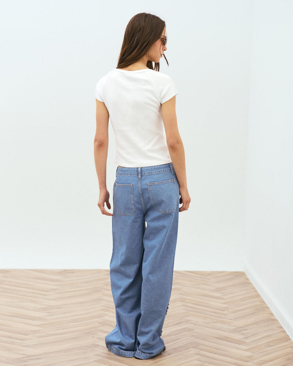 JEANS PARCHES FLORALES