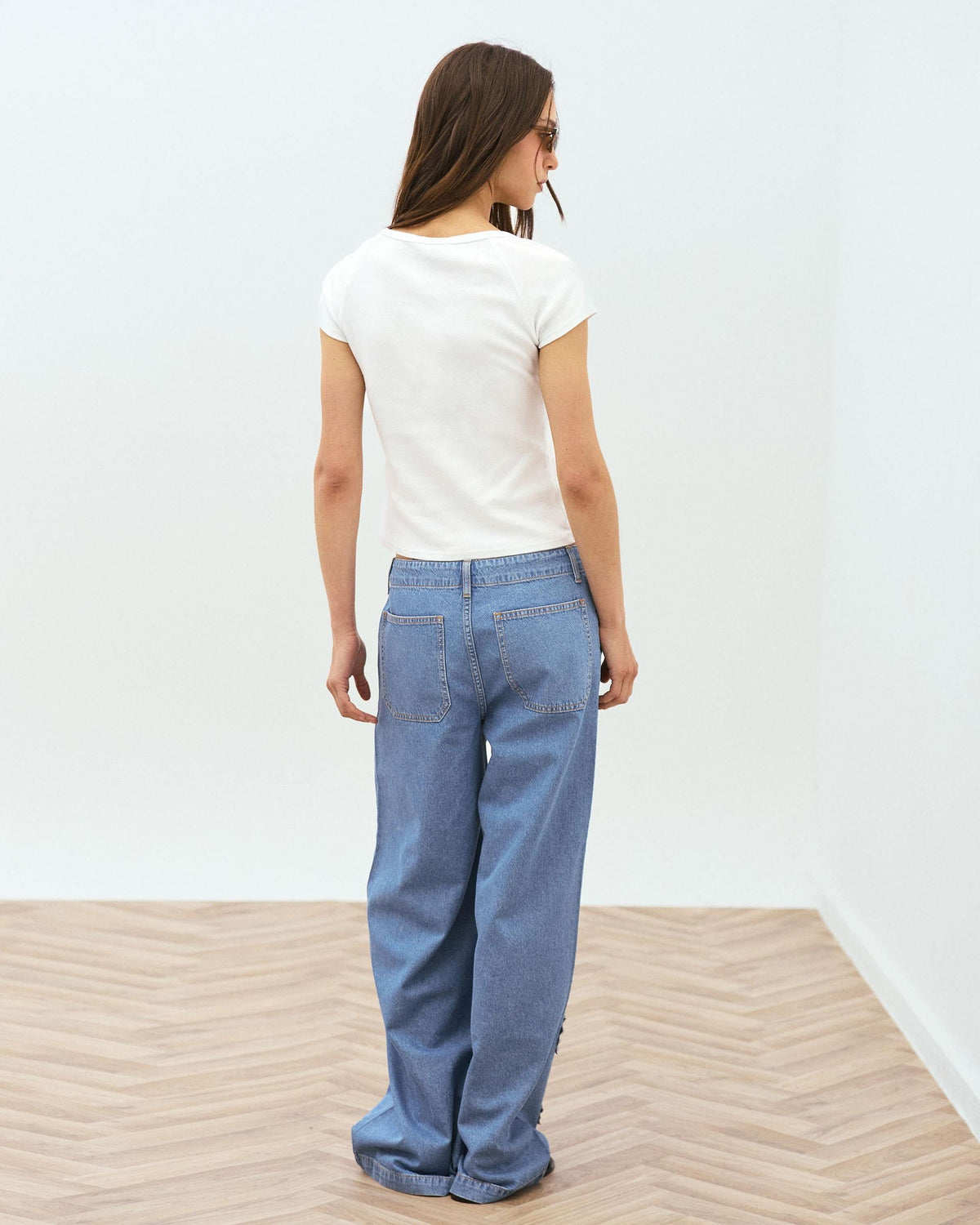 JEANS PARCHES FLORALES