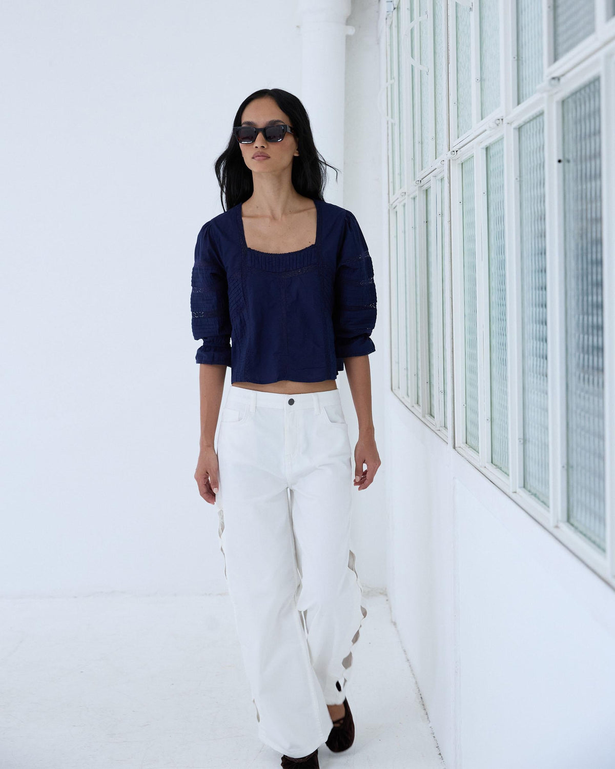 BLUSA ESCOTE CUADRADO PUNTILLAS