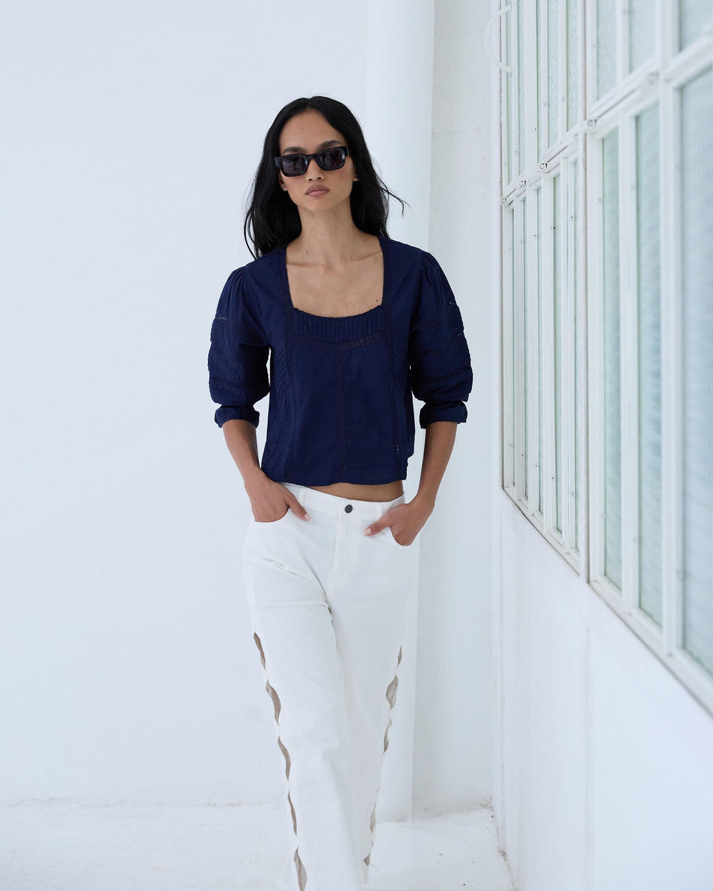 BLUSA ESCOTE CUADRADO PUNTILLAS