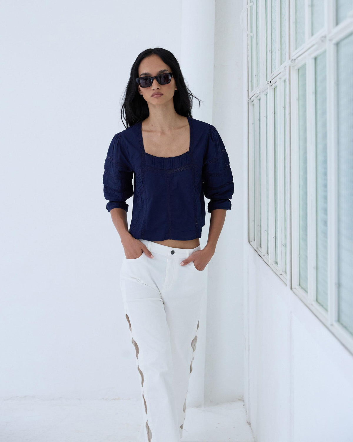 BLUSA ESCOTE CUADRADO PUNTILLAS