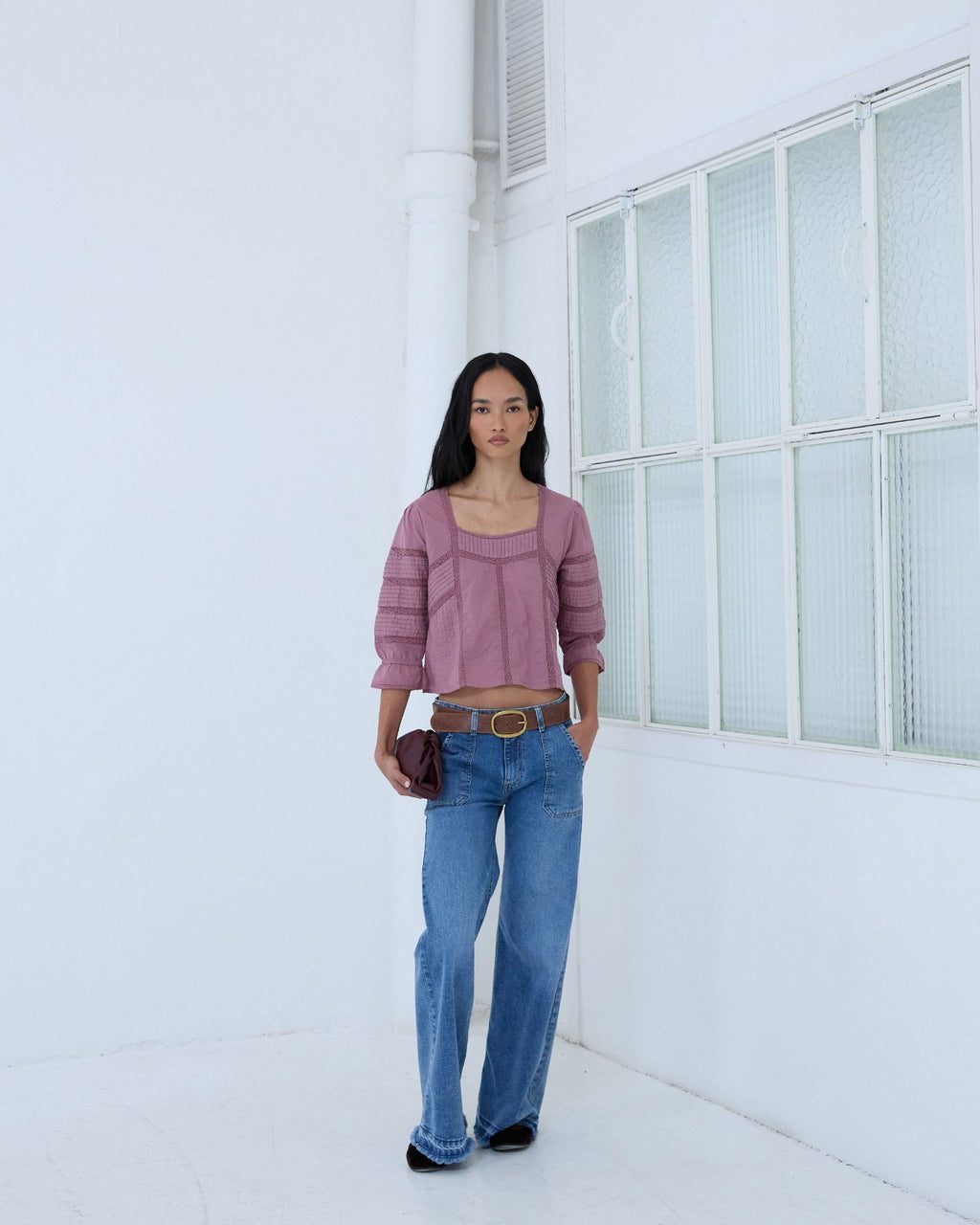 BLUSA ESCOTE CUADRADO PUNTILLAS
