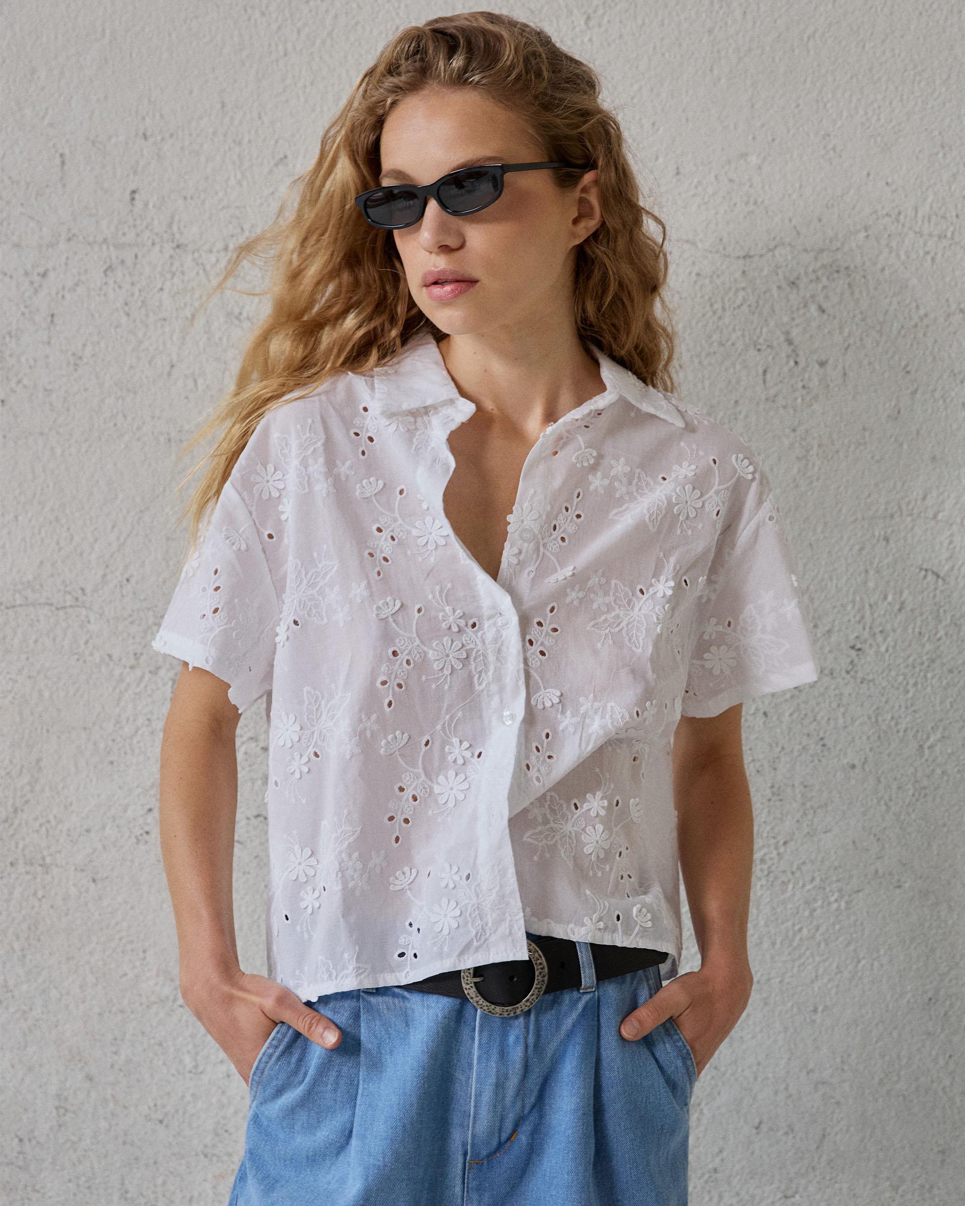 CAMISA MANGA CORTA TROQUELADOS