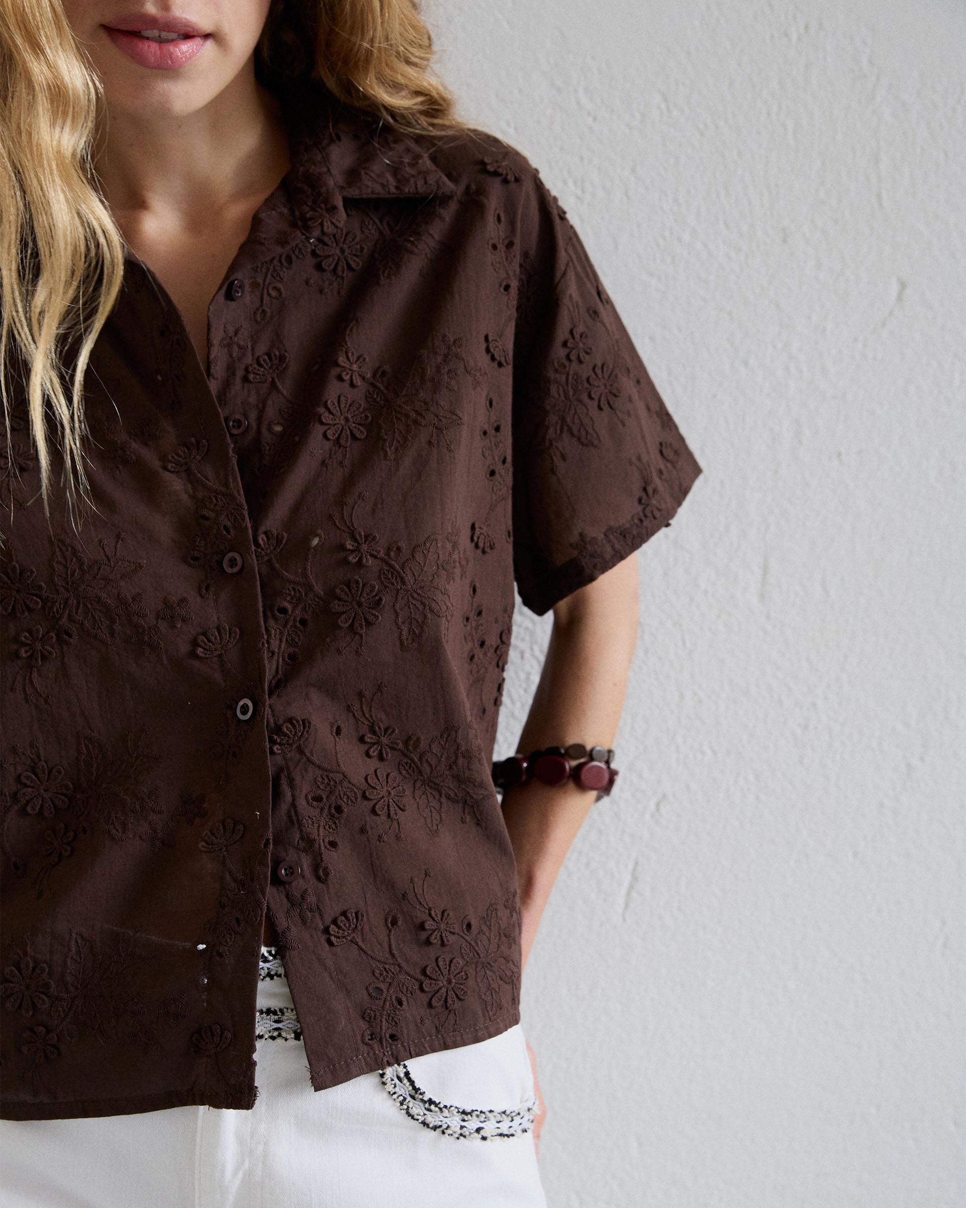 CAMISA MANGA CORTA TROQUELADOS