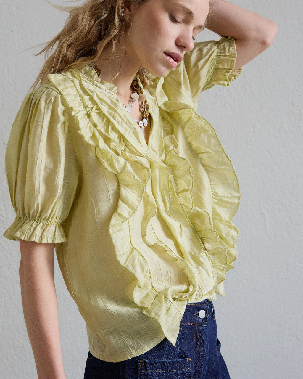 BLUSA MANGA CORTA VOLANTES ESCOTE V