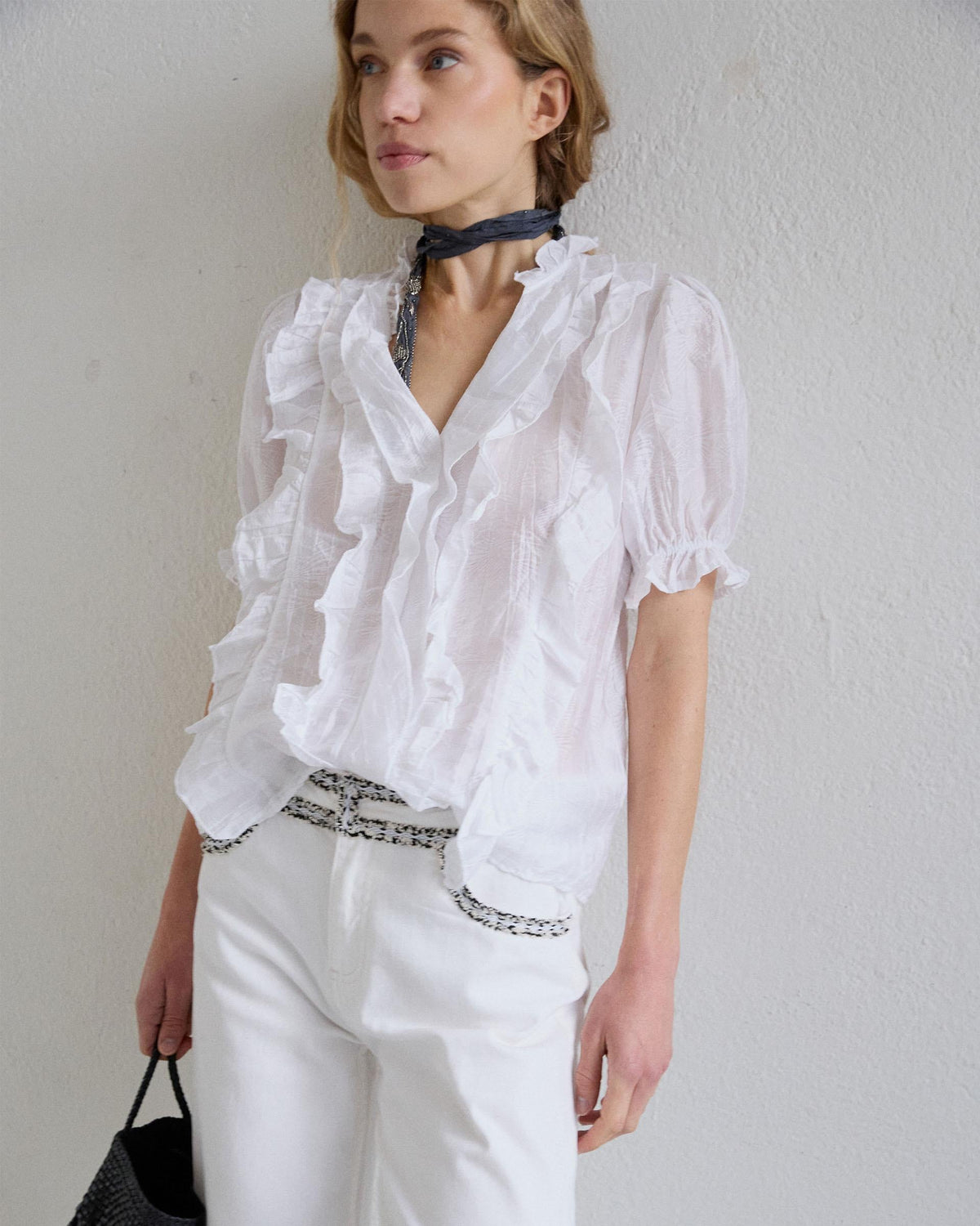 BLUSA MANGA CORTA VOLANTES ESCOTE V