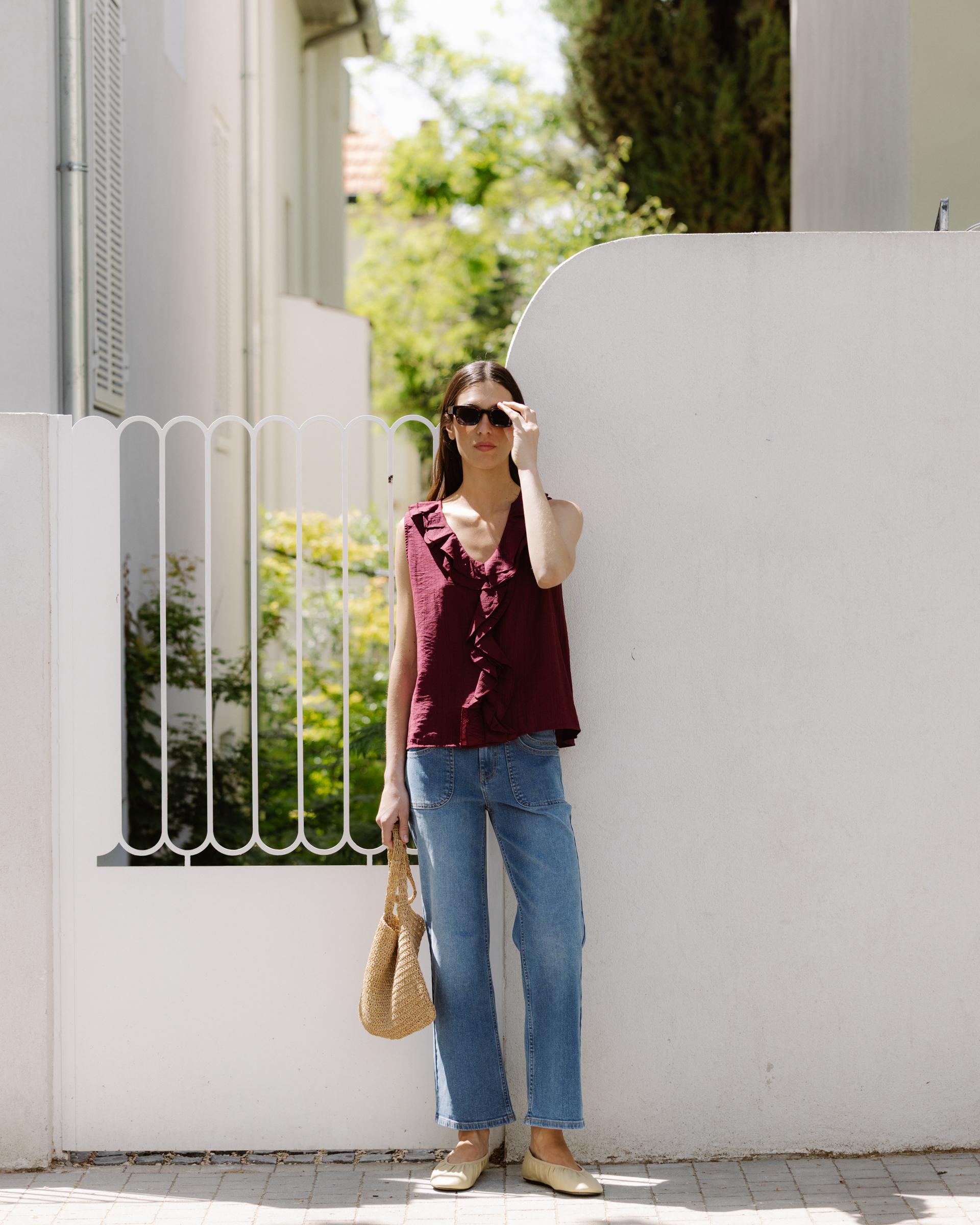 BLUSA SIN MANGAS VOLANTES ESCOTE V