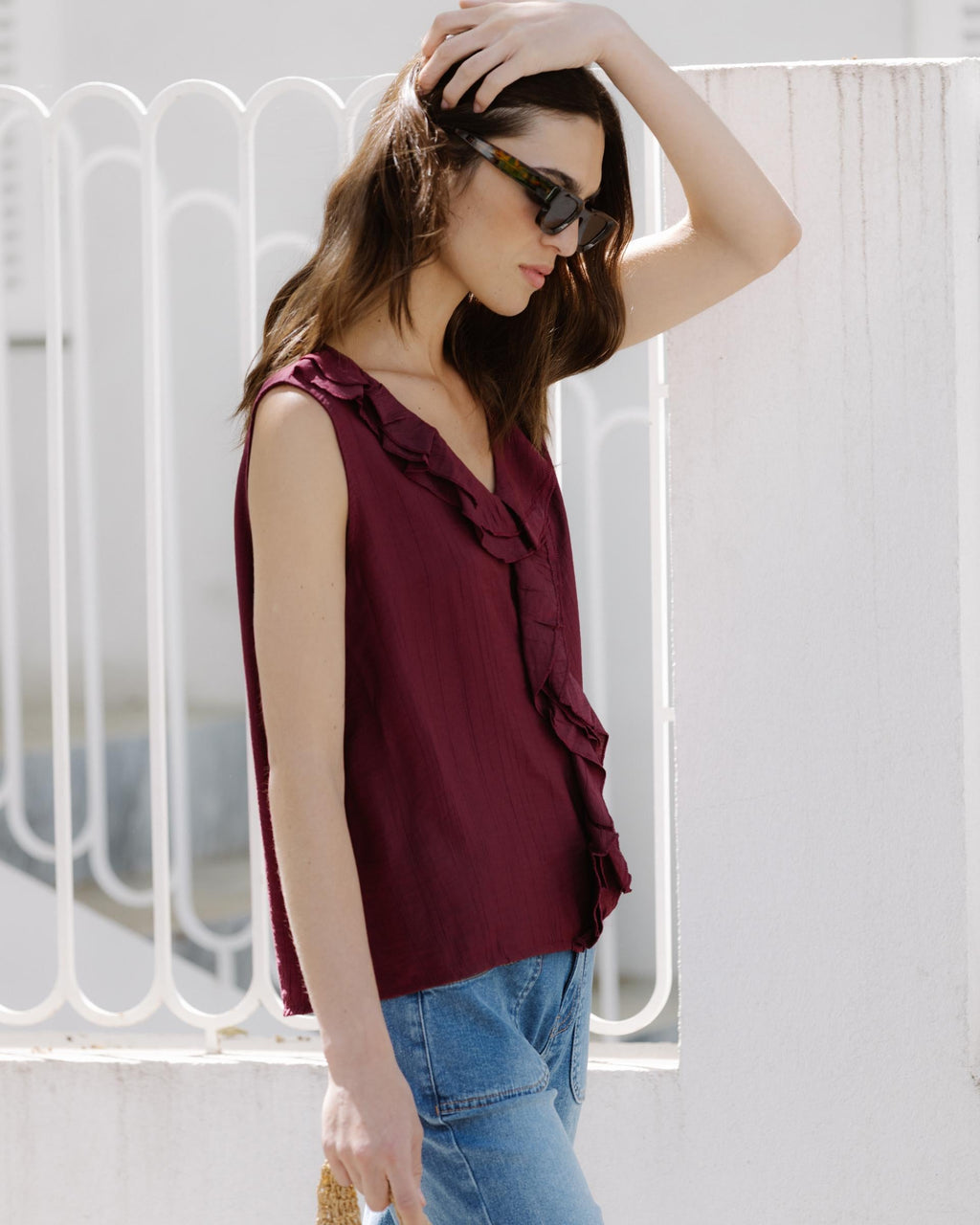BLUSA SIN MANGAS VOLANTES ESCOTE V