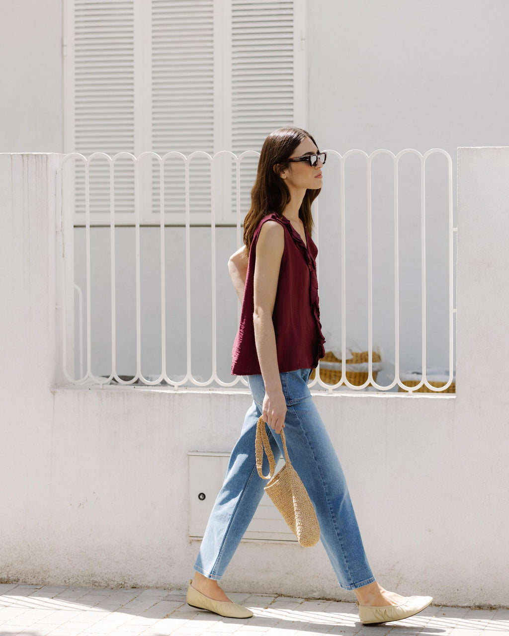 BLUSA SIN MANGAS VOLANTES ESCOTE V