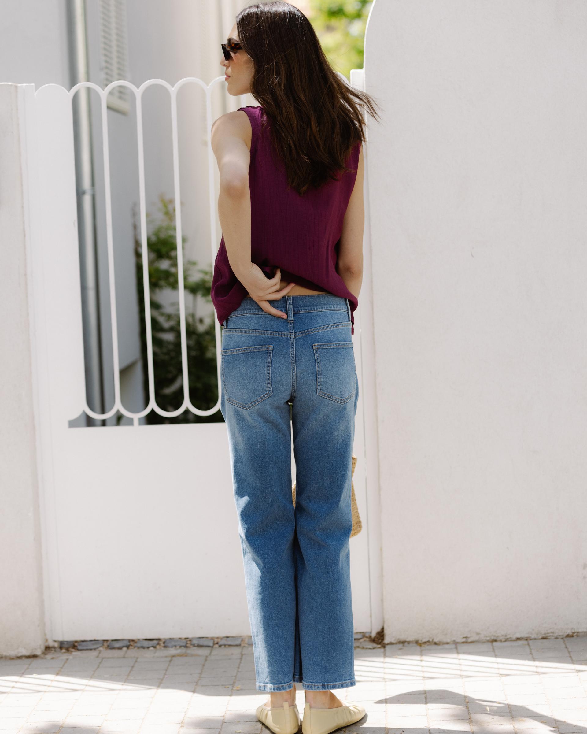 BLUSA SIN MANGAS VOLANTES ESCOTE V