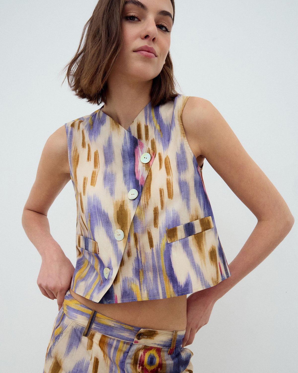 CHALECO BOTONES LATERALES ETNICO TYE DYE