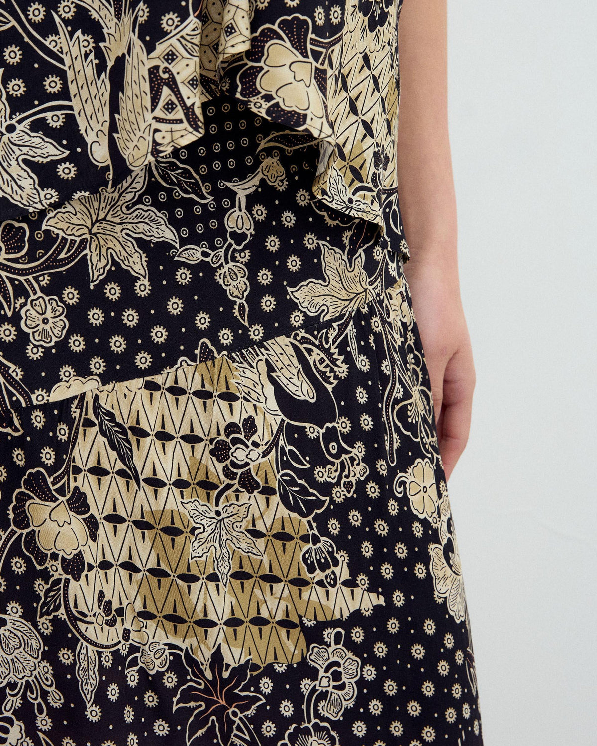 FALDA COSTURA DIAGONAL ESTAMPADO FLORAL