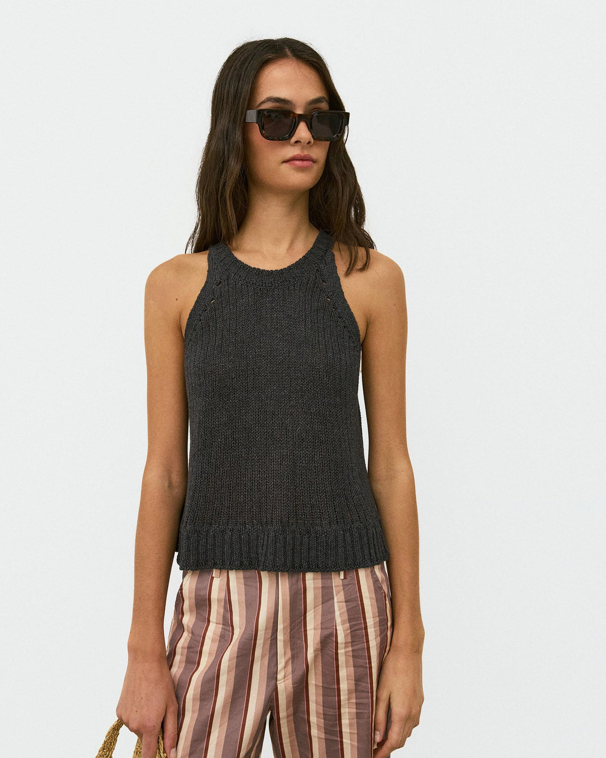TOP PUNTO SIN MANGAS CUELLO REDONDO RIB