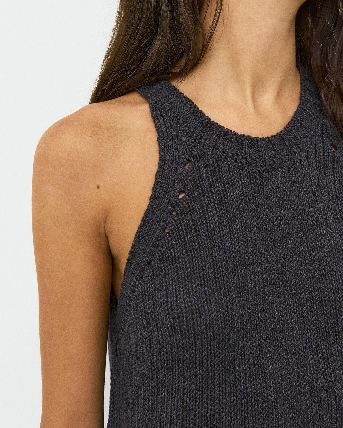 TOP PUNTO SIN MANGAS CUELLO REDONDO RIB