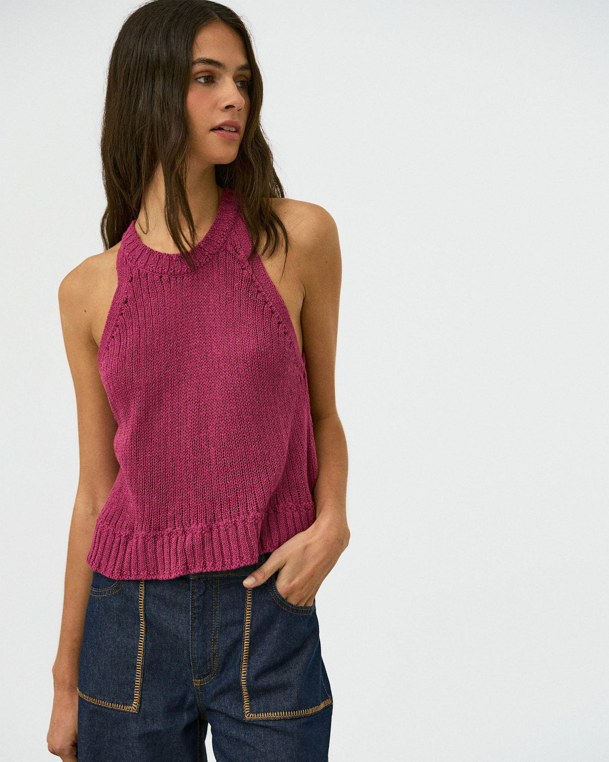 TOP PUNTO SIN MANGAS CUELLO REDONDO RIB