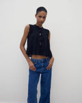 BLUSA SIN MANGAS ALAMARES