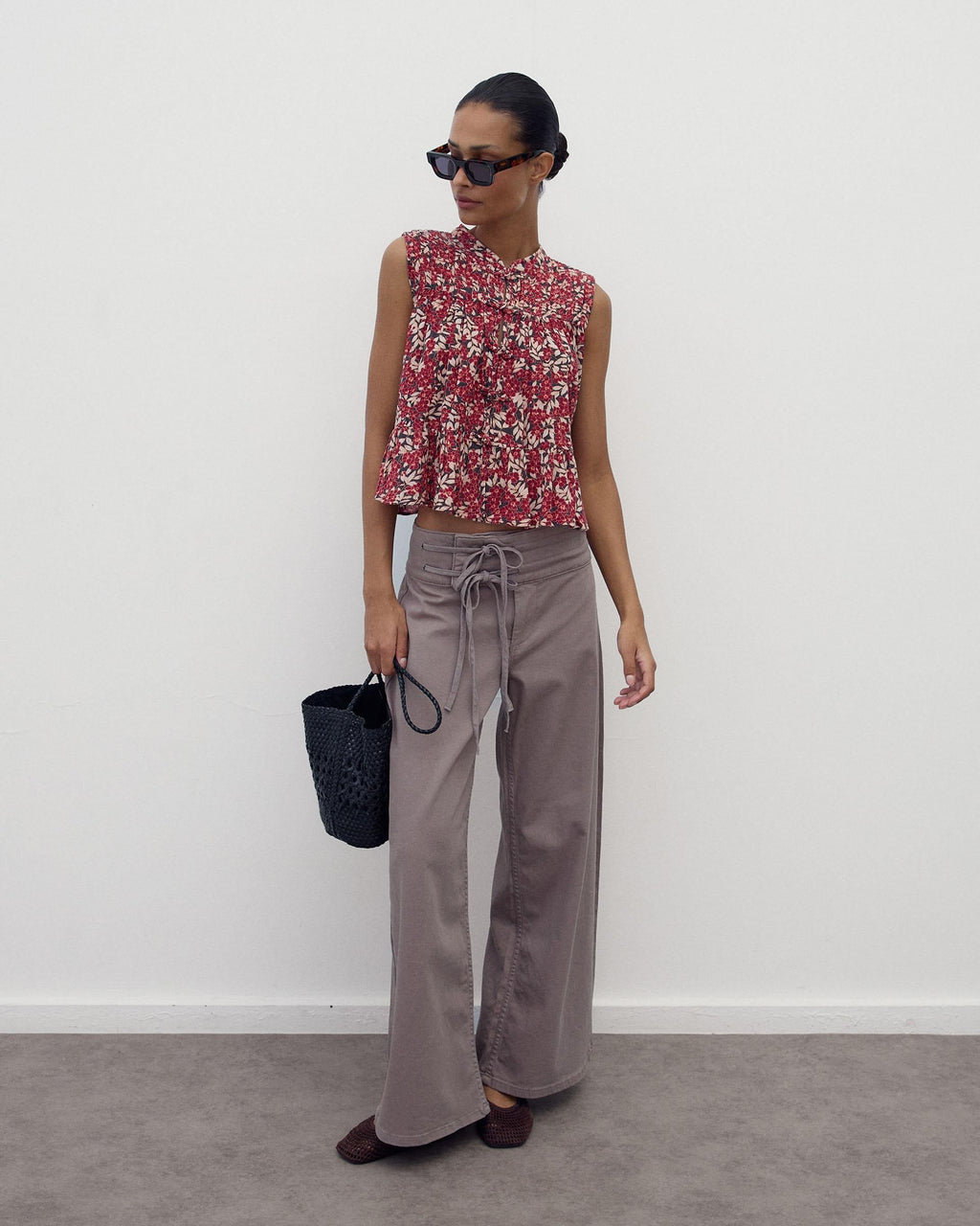 BLUSA SIN MANGAS ALAMARES ESTAMPADA