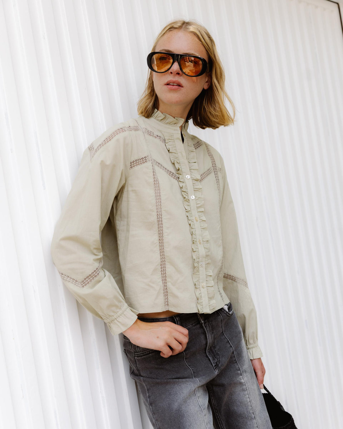 BLUSA PUNTILLAS VOLANTE DELANTERO