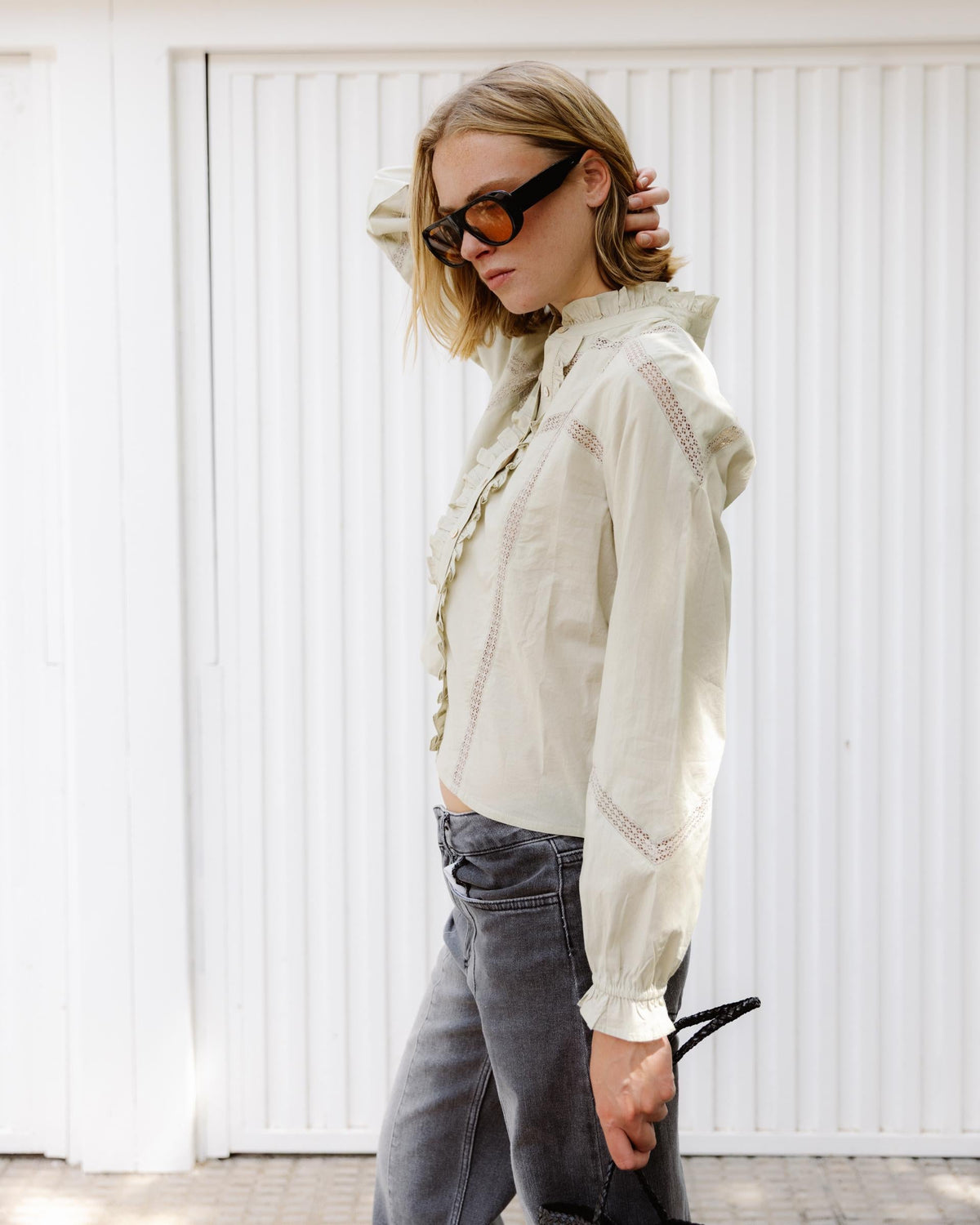 BLUSA PUNTILLAS VOLANTE DELANTERO