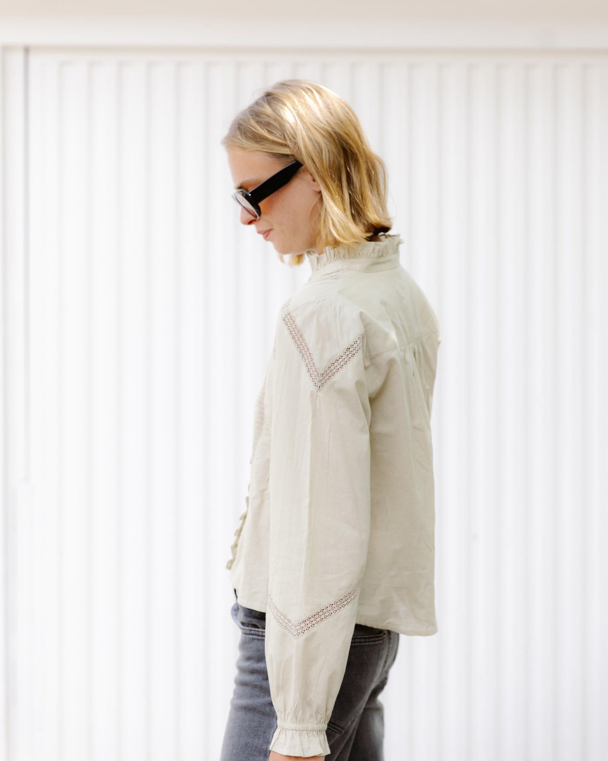 BLUSA PUNTILLAS VOLANTE DELANTERO