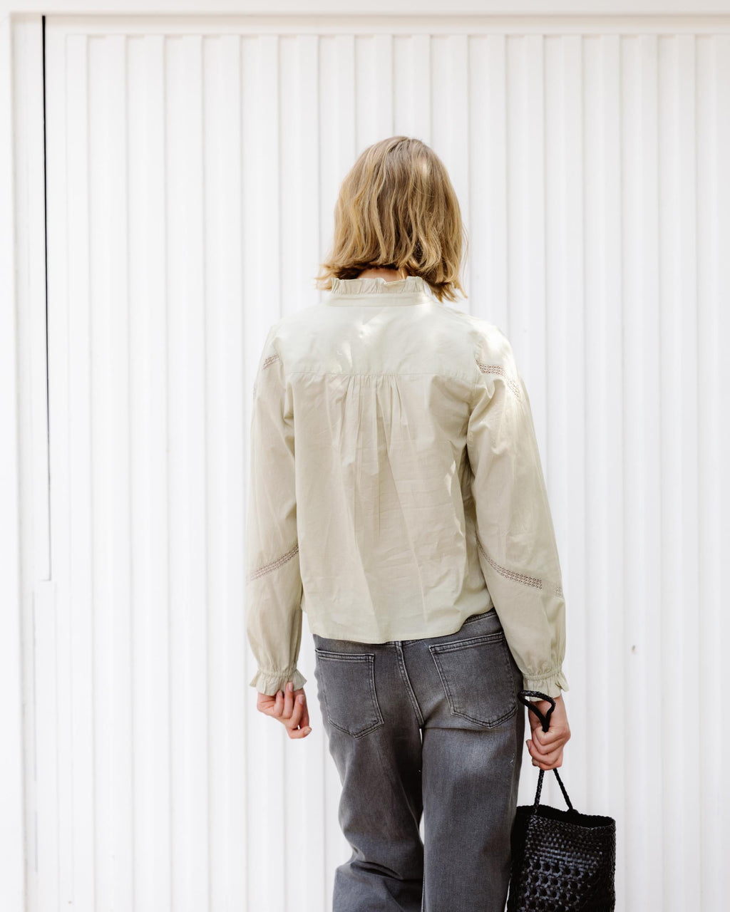 BLUSA PUNTILLAS VOLANTE DELANTERO