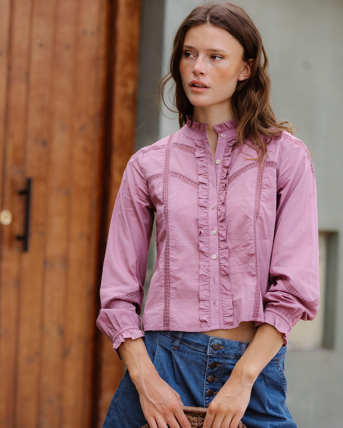 BLUSA PUNTILLAS VOLANTE DELANTERO
