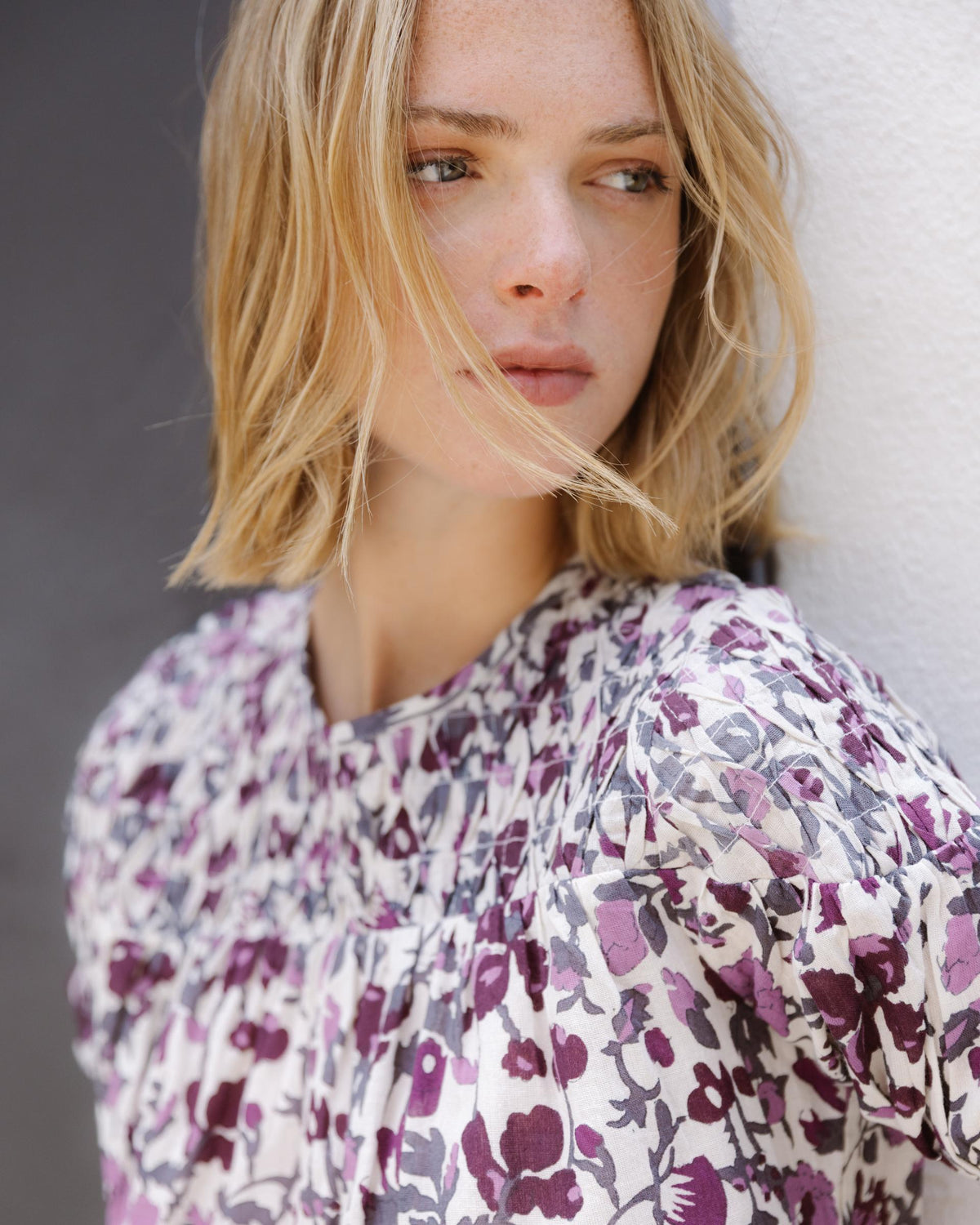 BLUSA DETALLES CANESU ESTAMPADA
