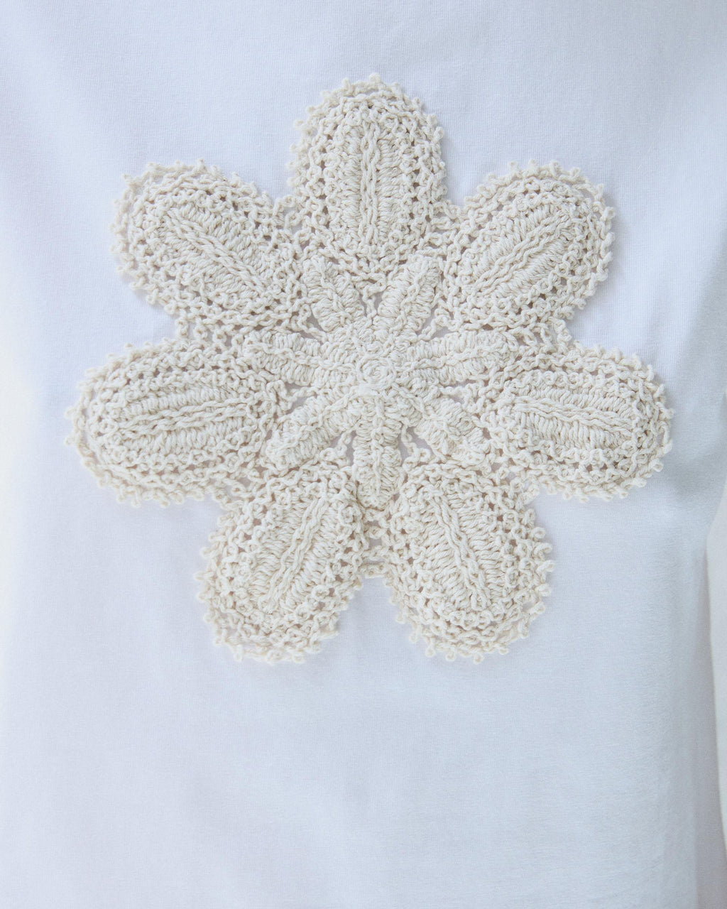 CAMISETA FLOR CROCHET
