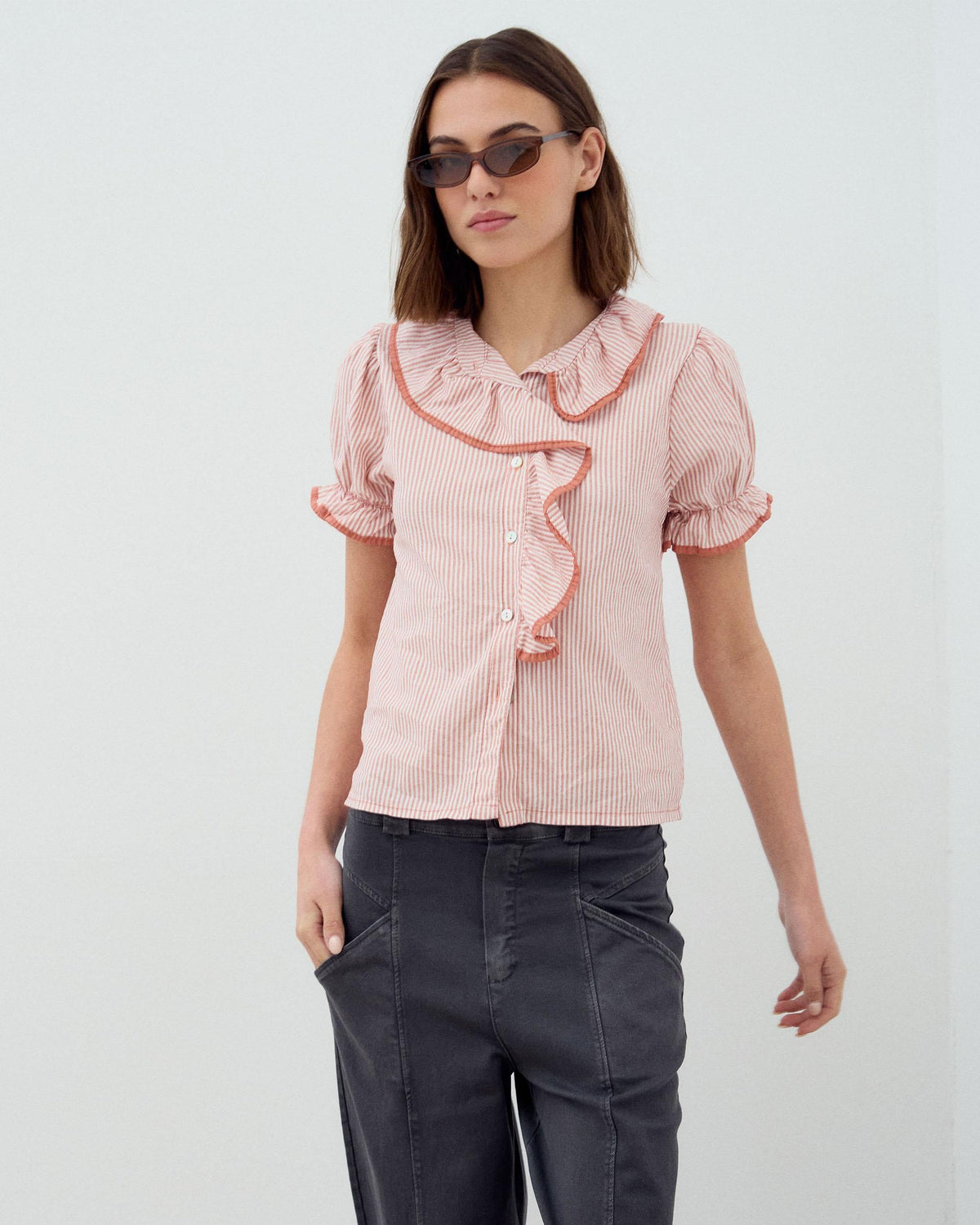 CAMISA VOLANTE LATERAL RIBETE