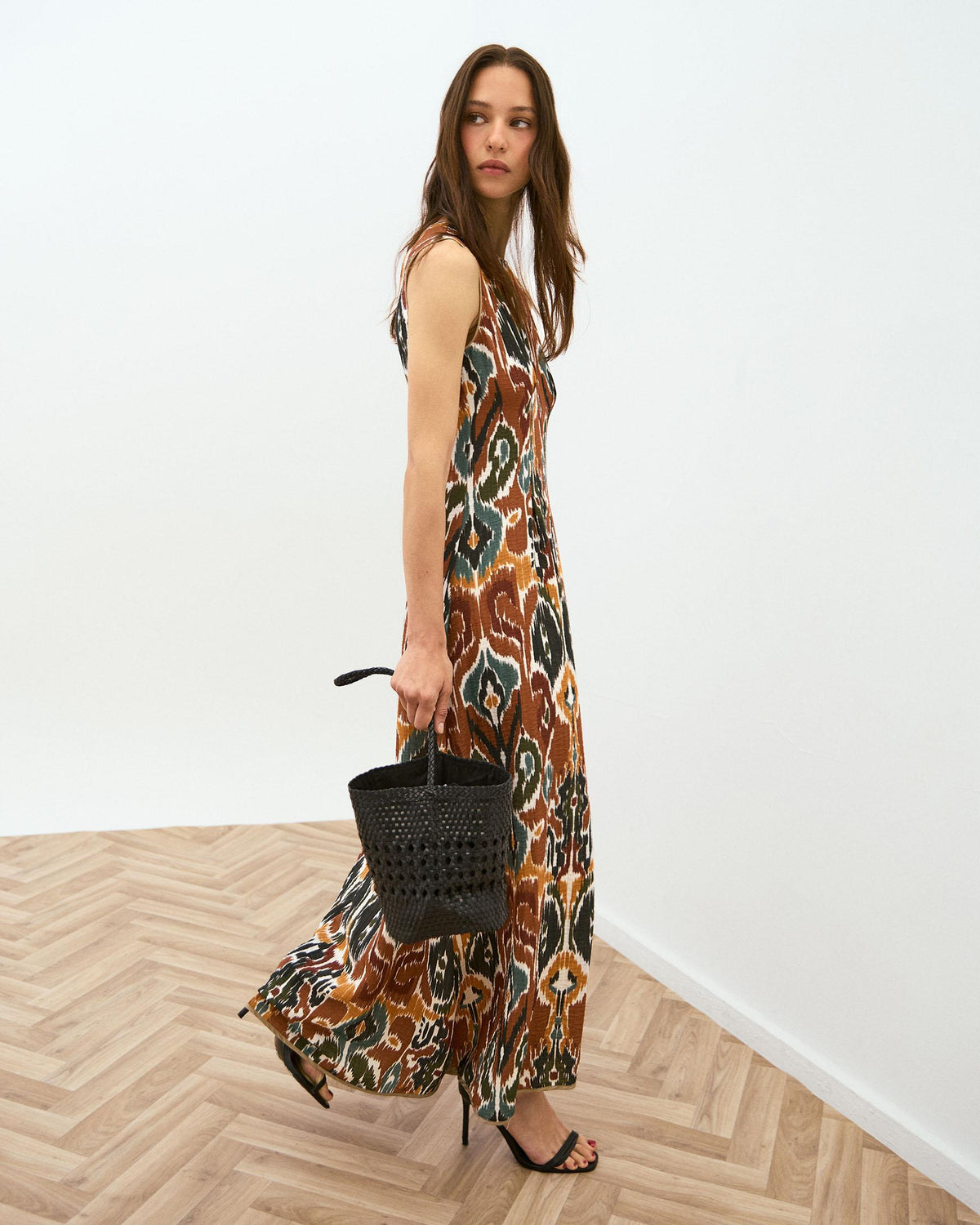 VESTIDO SIN MANGAS ESTAMPADO ETNICO