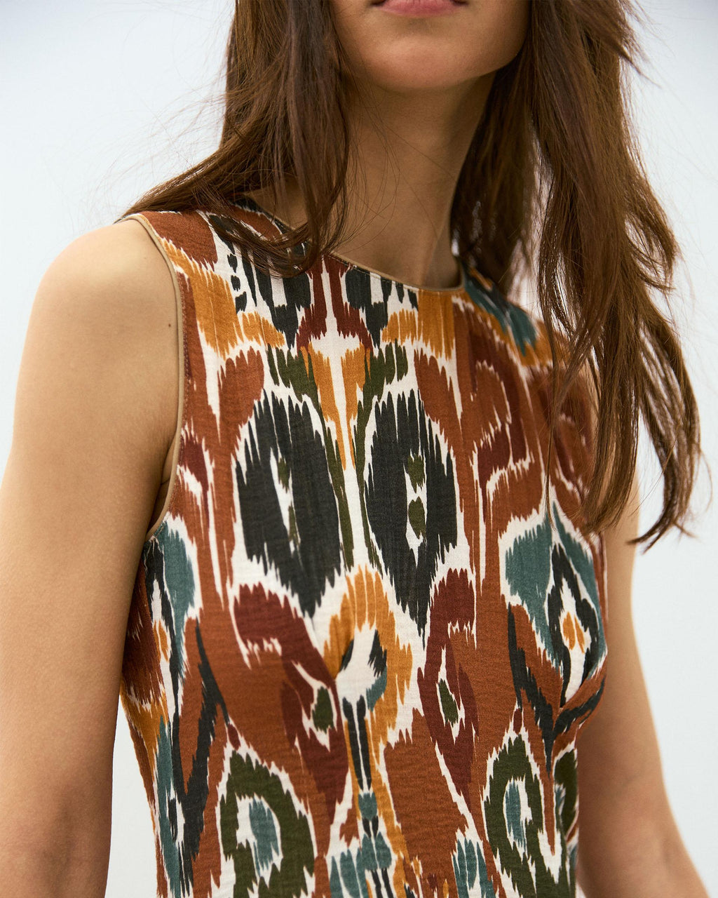 VESTIDO SIN MANGAS ESTAMPADO ETNICO