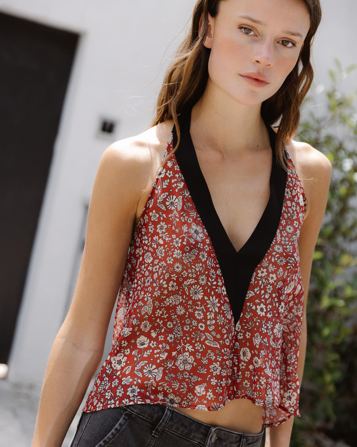 TOP HALTER CONTRASTE FLORES