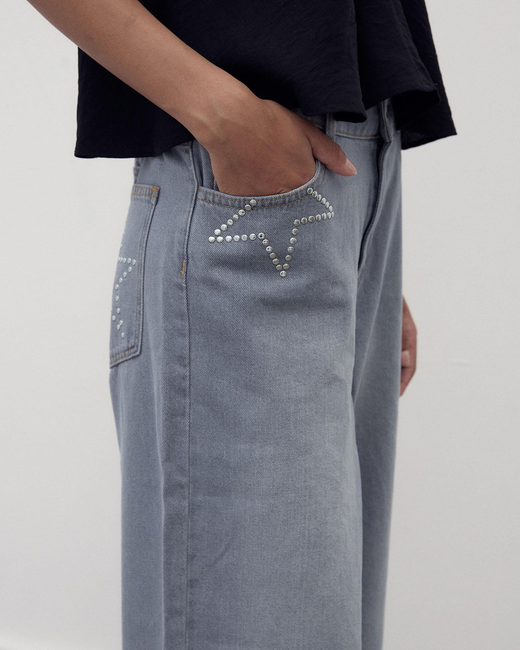 JEANS TACHUELAS ESTRELLAS