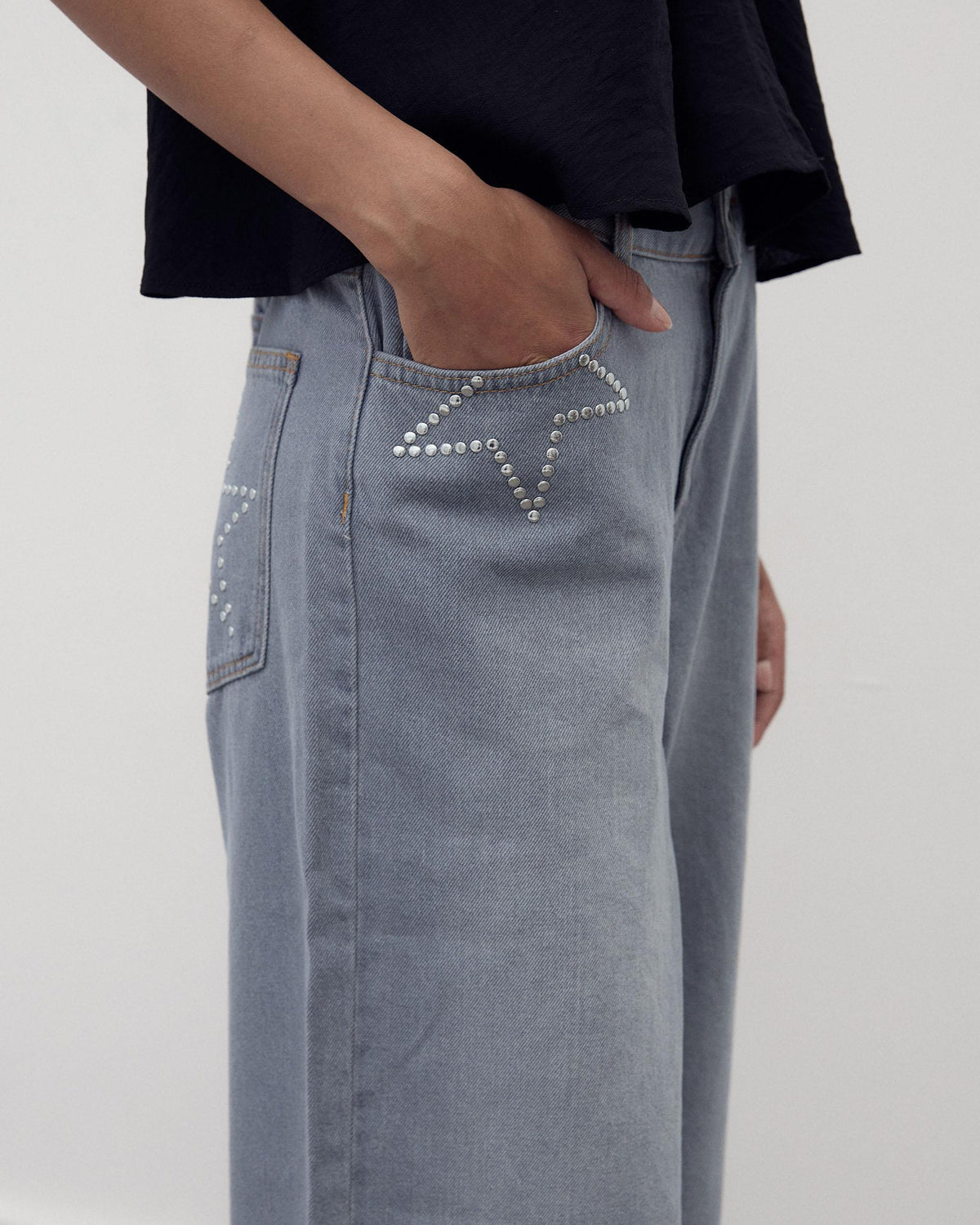 JEANS TACHUELAS ESTRELLAS