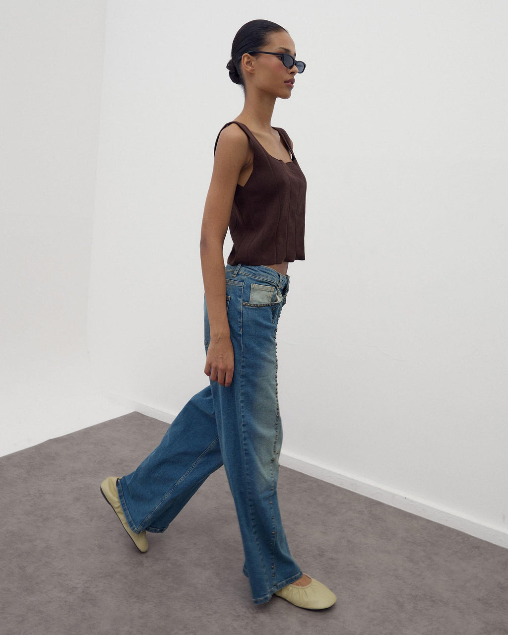 JEANS TACHUELAS COSTURAS